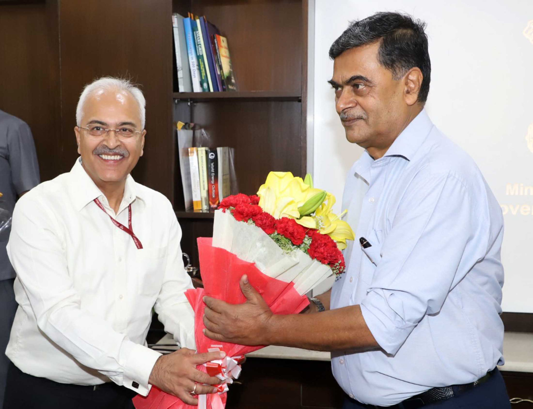 shri-rk-singh-takes-charge-of-the-ministries-of-the-power-and-new-renewable-energy