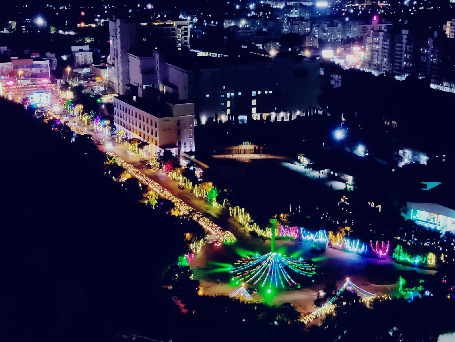 House of Hiranandani township in Chennai sparkles in the Lighting festival decoding=