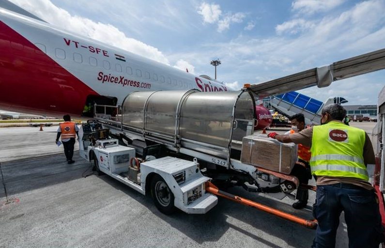 spicejet-launches-scheduled-freighter-services-to-singapore