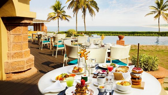 enjoy-al-fresco-dining-amidst-lush-greenery