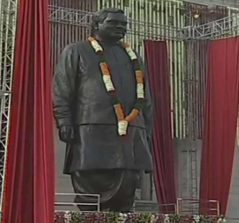 minister-also-unveils-a-bronze-statue-of-former-prime-minister-atal-bihari-vajpayee