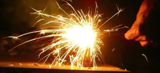 Fire Crackers Cause Temporary/ Permanent Hearing Loss: Warn Doctors decoding=