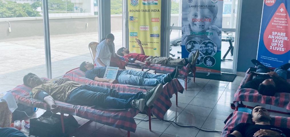 blood-donation-camp-jointly-organized-by-moengage-round-table-india-and-ladies-circle-india-sees-great-participation-with-75-units-of-blood-collected