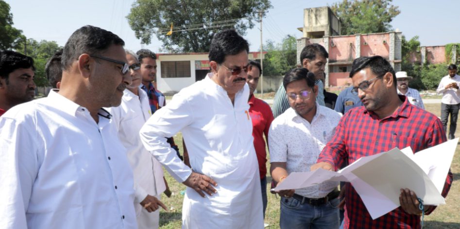 cooperation-minister-inspected-the-district-hospital-in-chittorgarh
