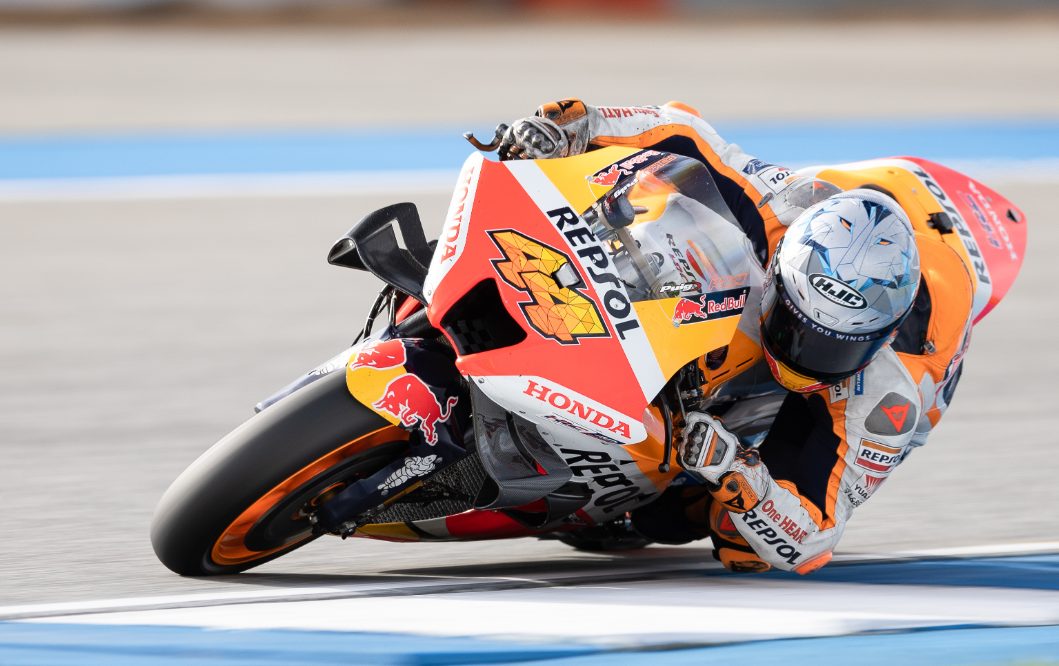 Marquez battles through Q1 for third row decoding=