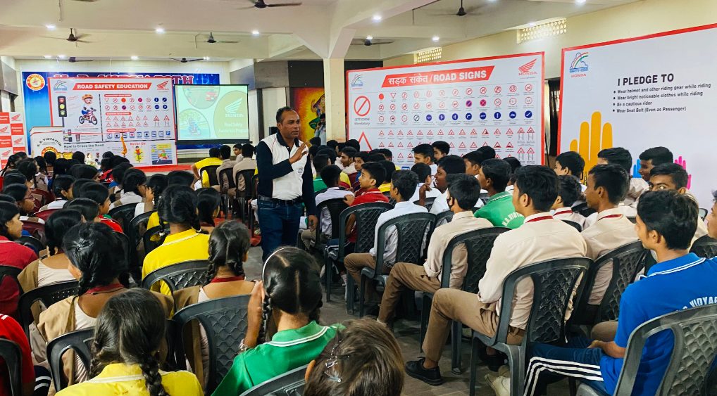 Honda Motorcycle & Scooter India conducts Road Safety Awareness Campaign in West Bengal decoding=