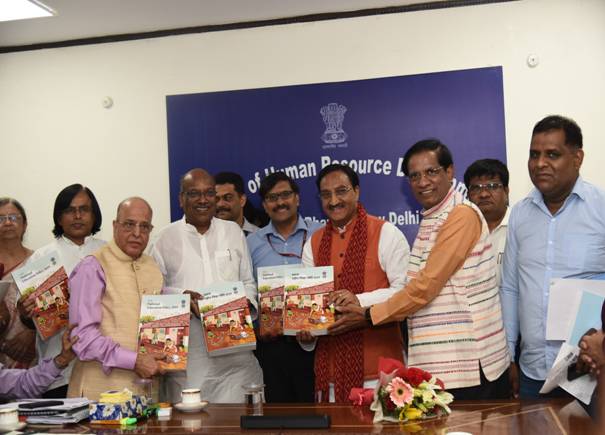 dr-k-kasturirangan-committee-submits-the-draft-national-education-policy-to-the-union-hrd-minister