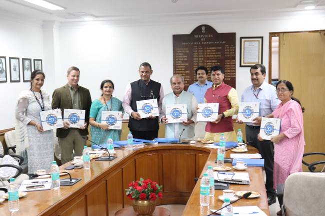 union-minister-shri-n-s-tomar-launches-coffee-table-book-commemorating-50-years-of-partnership-with-unwfp