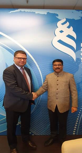 shri-dharmendra-pradhan-meeting-with-the-russian-minister-to-enhance-bilateral-cooperation