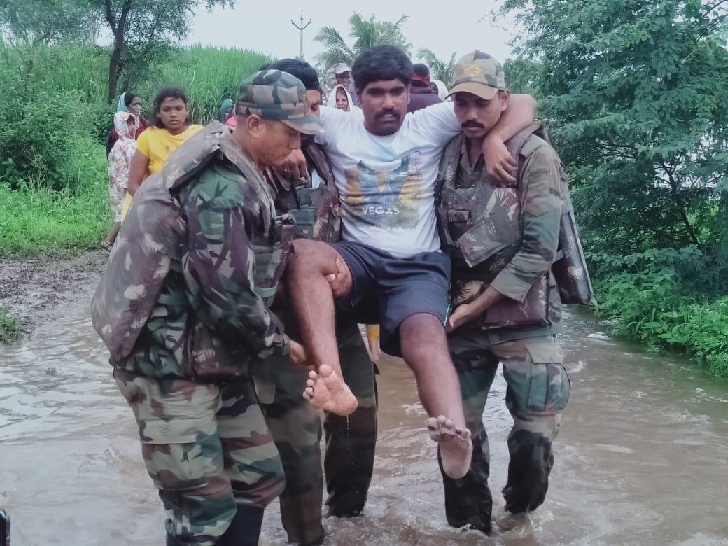 Army Enhances Flood Relief & Rescue Operations in Maharashtra & Karnataka decoding=