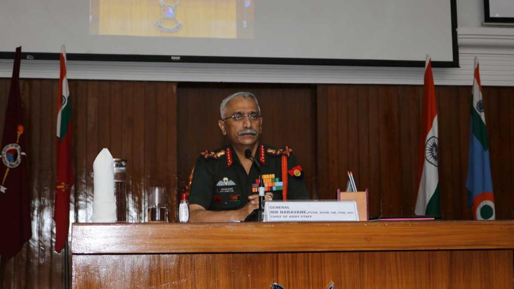 Chief of Army Staff Visits College of Defence Management and Bison Division decoding=