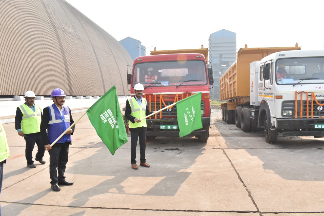 dalmia-cement-bharat-leads-sustainability-efforts-with-the-launch-of-indias-first-e-trucks-initiative