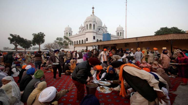 Pakistan issuing  tourist visas to non-Indian Sikhs for Kartarpur visit decoding=