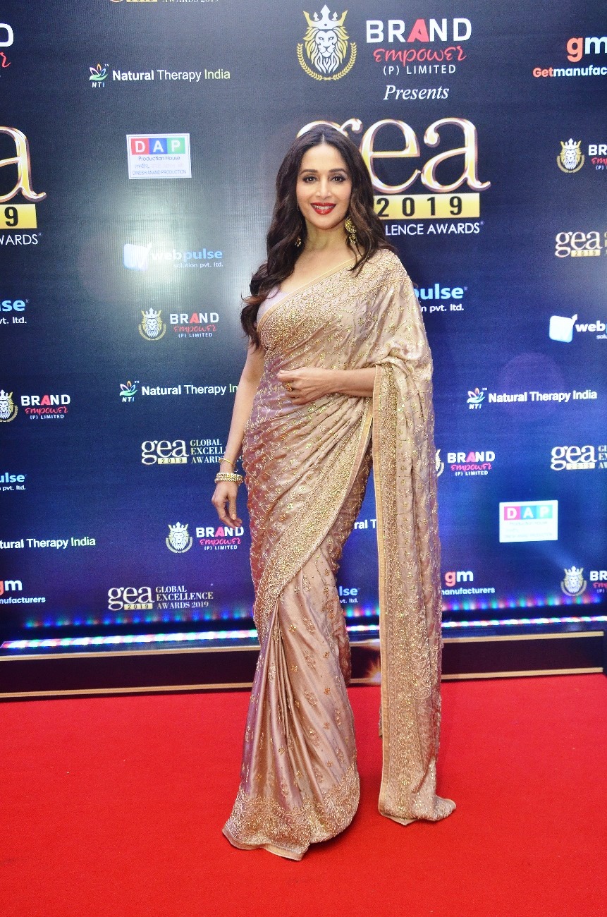 Global Excellence Awards 2019 – Actress Madhuri Dixit Nene honors path-breaking entrepreneurs and organizations decoding=