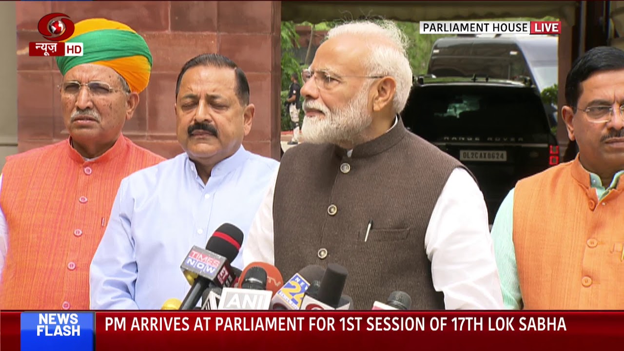 prime-minister-shri-narendra-modi-today-welcomed-all-the-new-mps-ahead-of-the-first-session-of-17th-lok-sabha