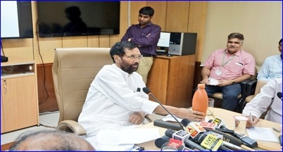 govt-aims-to-phase-out-plastic-in-packaging-ram-vilas-paswan