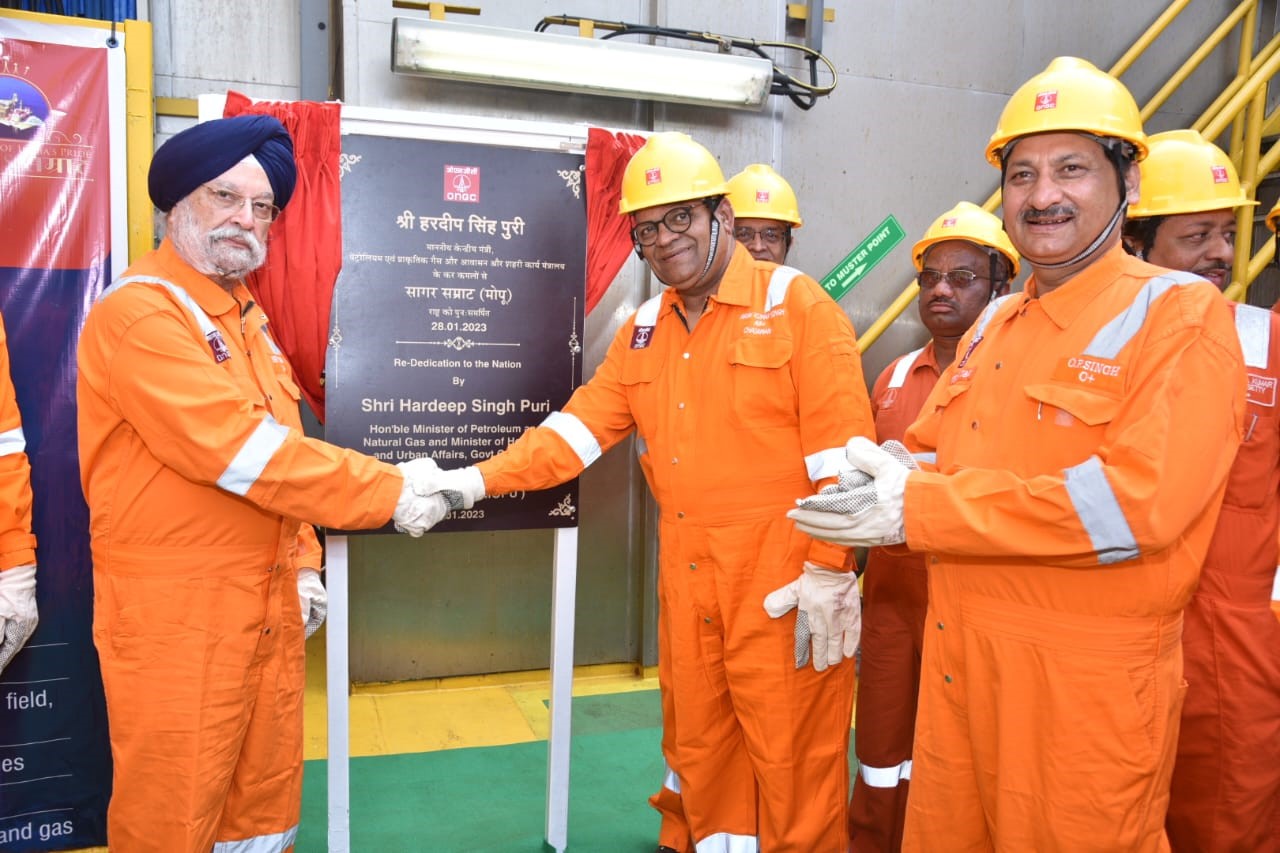 “ONGC Jeetega toh India Jeetega”: Hon’ble Minister of Petroleum and Natural Gas Hardeep Singh Puri rededicates ONGC’s iconic Sagar Samrat to the nation decoding=