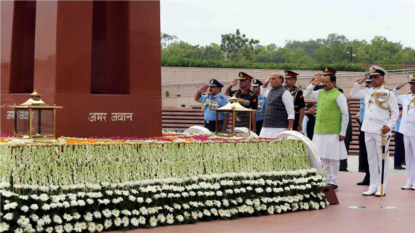 President of India and Raksha Mantri to Pay Homage at the Kargil War Memorial decoding=
