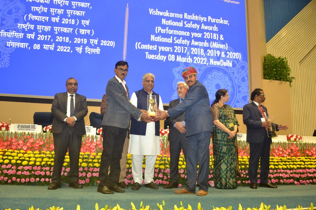 ambujas-rabriyawas-plant-wins-prestigious-national-safety-award-mines