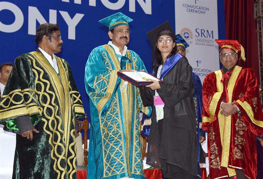 Addresses the first Convocation ceremony of SRM University, Delhi-NCR decoding=