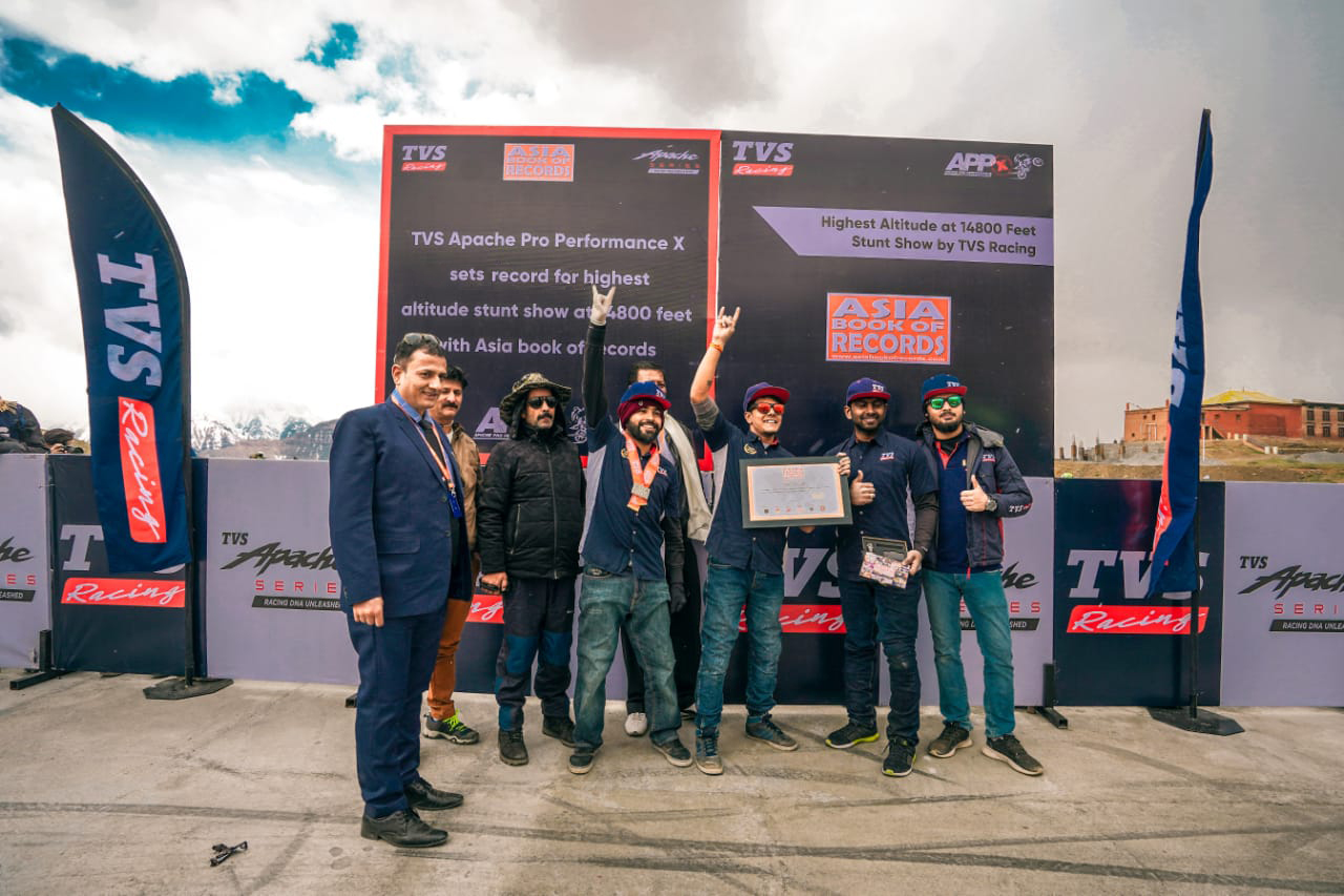 TVS Apache stunt riders create history, enters Asia Book of Records decoding=