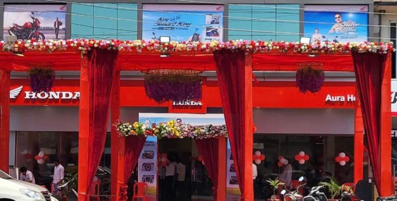 Honda Motorcycle and Scooter India inaugurates New Red Wing Dealership in Deoria, Uttar Pradesh decoding=