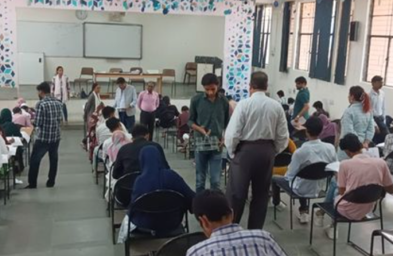 JMI conducts Class-XI Entrance Test, Vice Chancellor visits examination centres decoding=