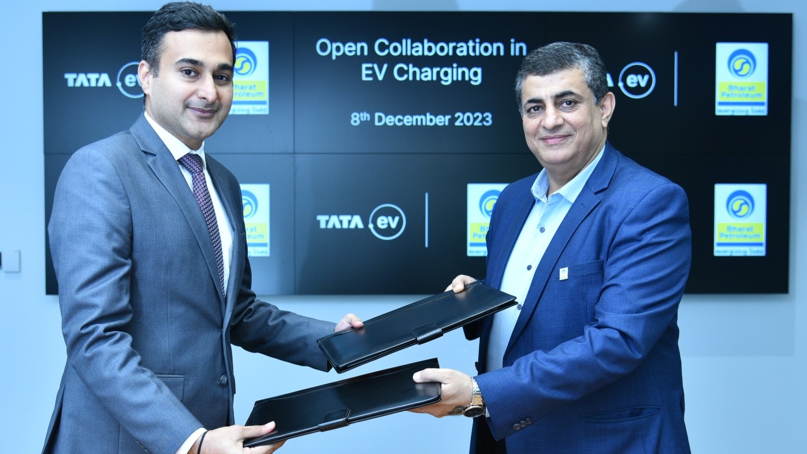 Bharat Petroleum and Tata Passenger Electric Mobility collaborate to setup 7000 chargers decoding=