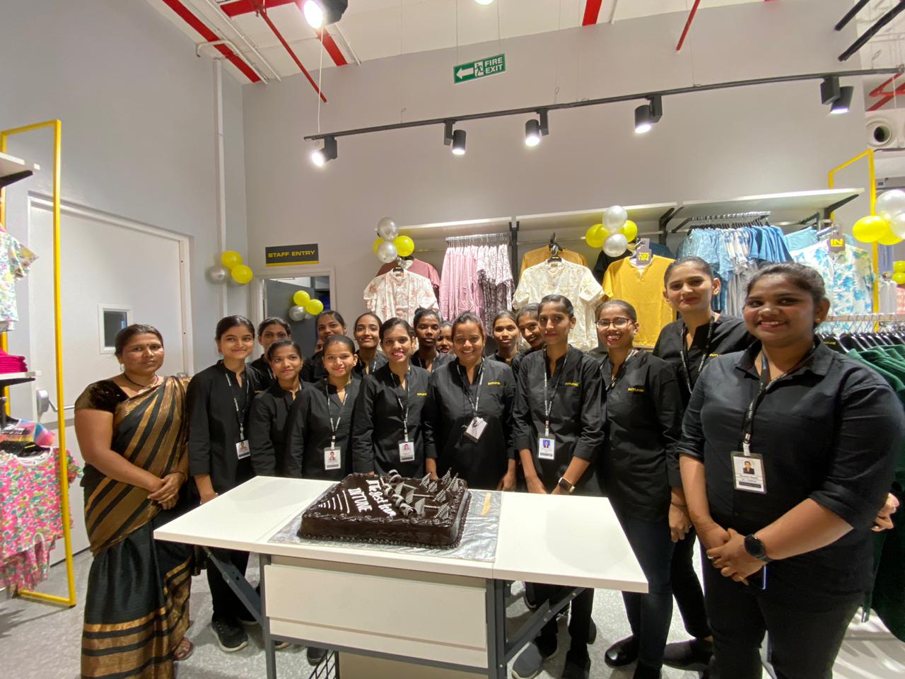 INTUNE launches its first ever all-women-staffed store in Pune decoding=