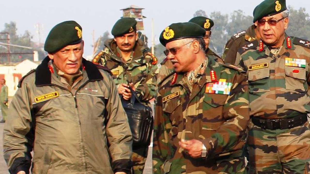 Army Chief visits J&K to review the security situation along LoC decoding=