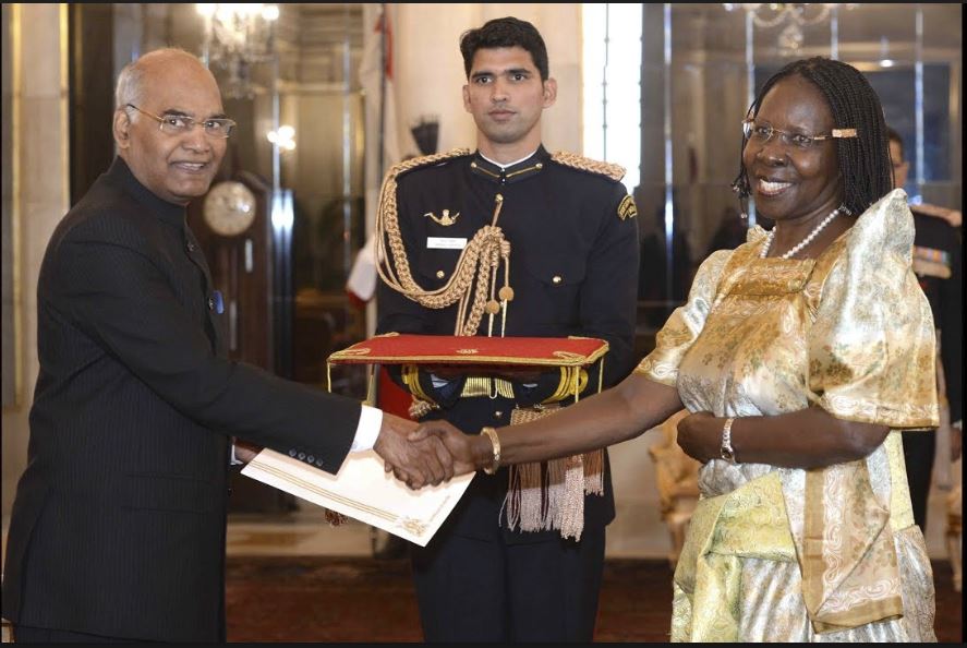 Envoys of Four Nations Present Credentials to President of India decoding=