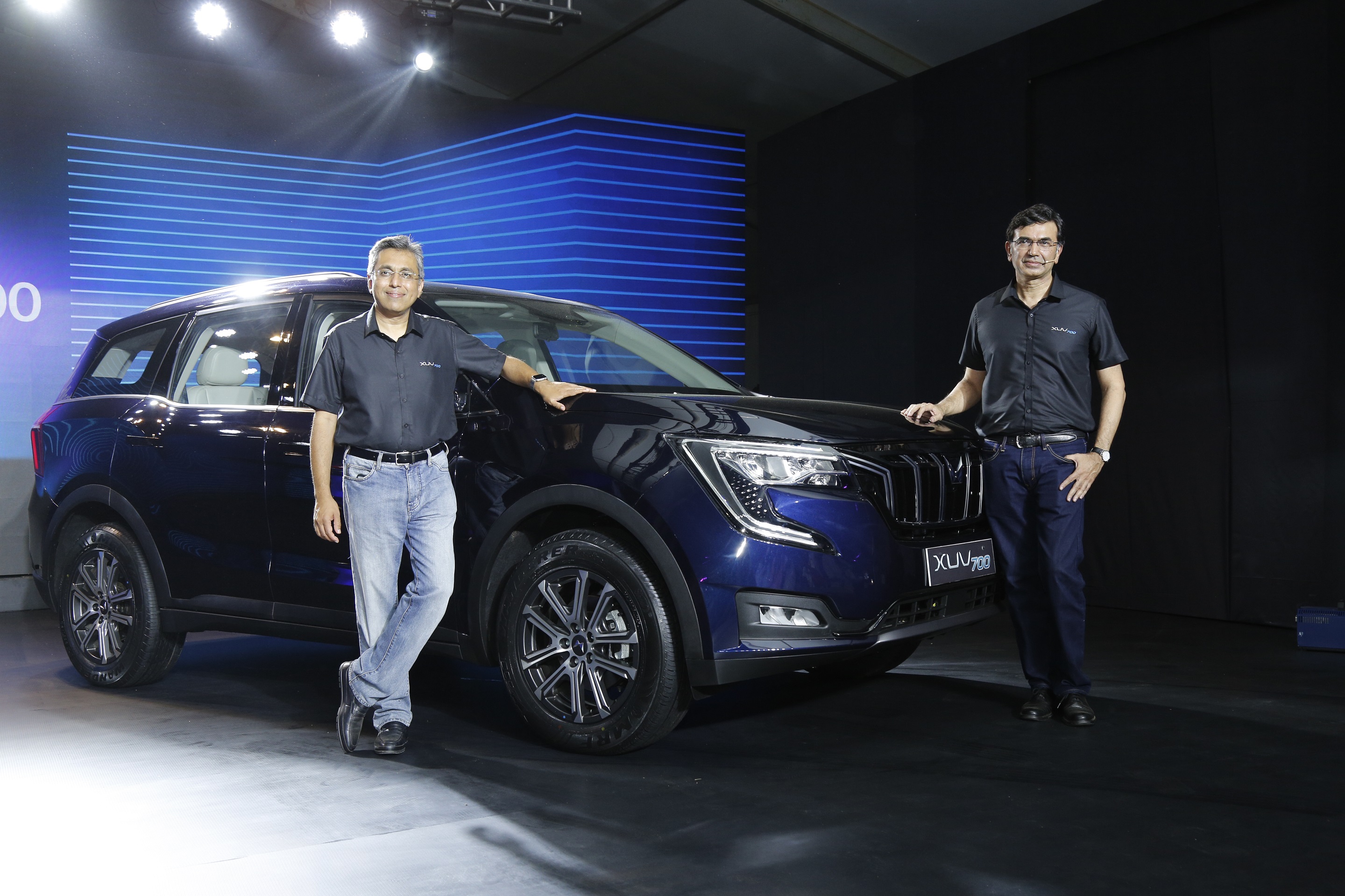 mahindra-launches-itsall-new-global-suv-the-xuv700-starting-frome282b9-11-99-lakh