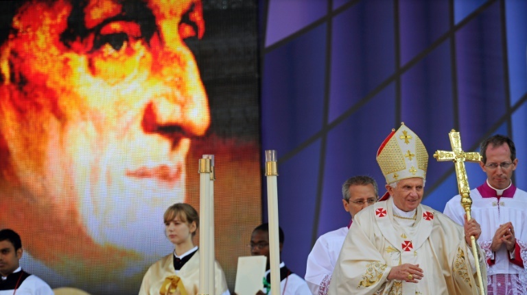 Pope to elevate British convert Newman to sainthood decoding=