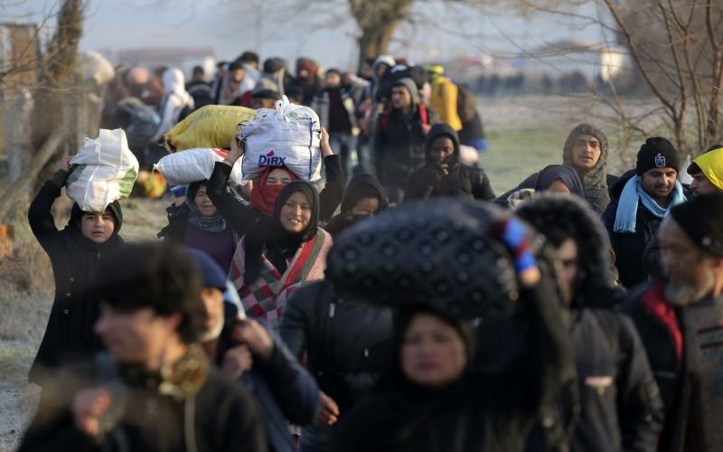 Greece blocks nearly 10,000 migrants at Turkey border decoding=
