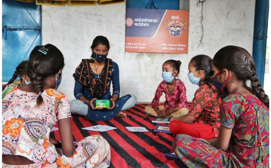 iifl-foundation-runs-seamless-digital-education-for-36000-girls-amid-pandemic
