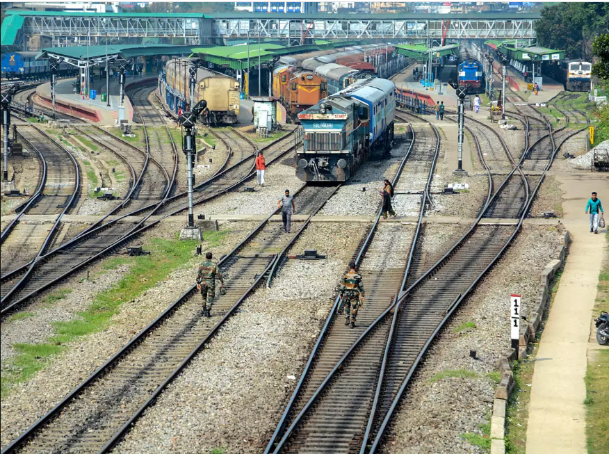 Freight Trains to continue operation to ensure the supply of essential commodities decoding=