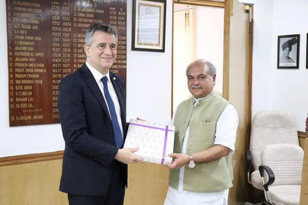 Shri Narendra Singh Tomar meets State Secretary of Agro-industry of Argentina decoding=