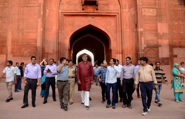 union-minister-shri-prahlad-singh-patel-reviews-public-amenities-at-the-red-fort