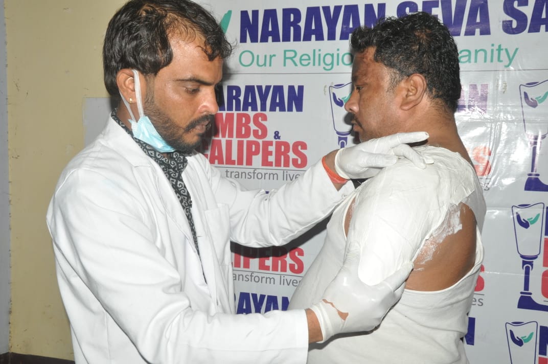 Narayan Seva Sansthan conducts camps in 23 cities in two months for the differently-abled& needy decoding=