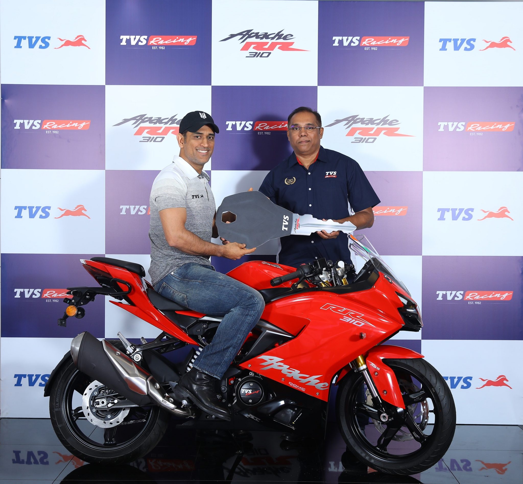 TVS Motor Company launches TVS Apache RR 310 with ‘Race Tuned (RT) Slipper Clutch’ technology decoding=