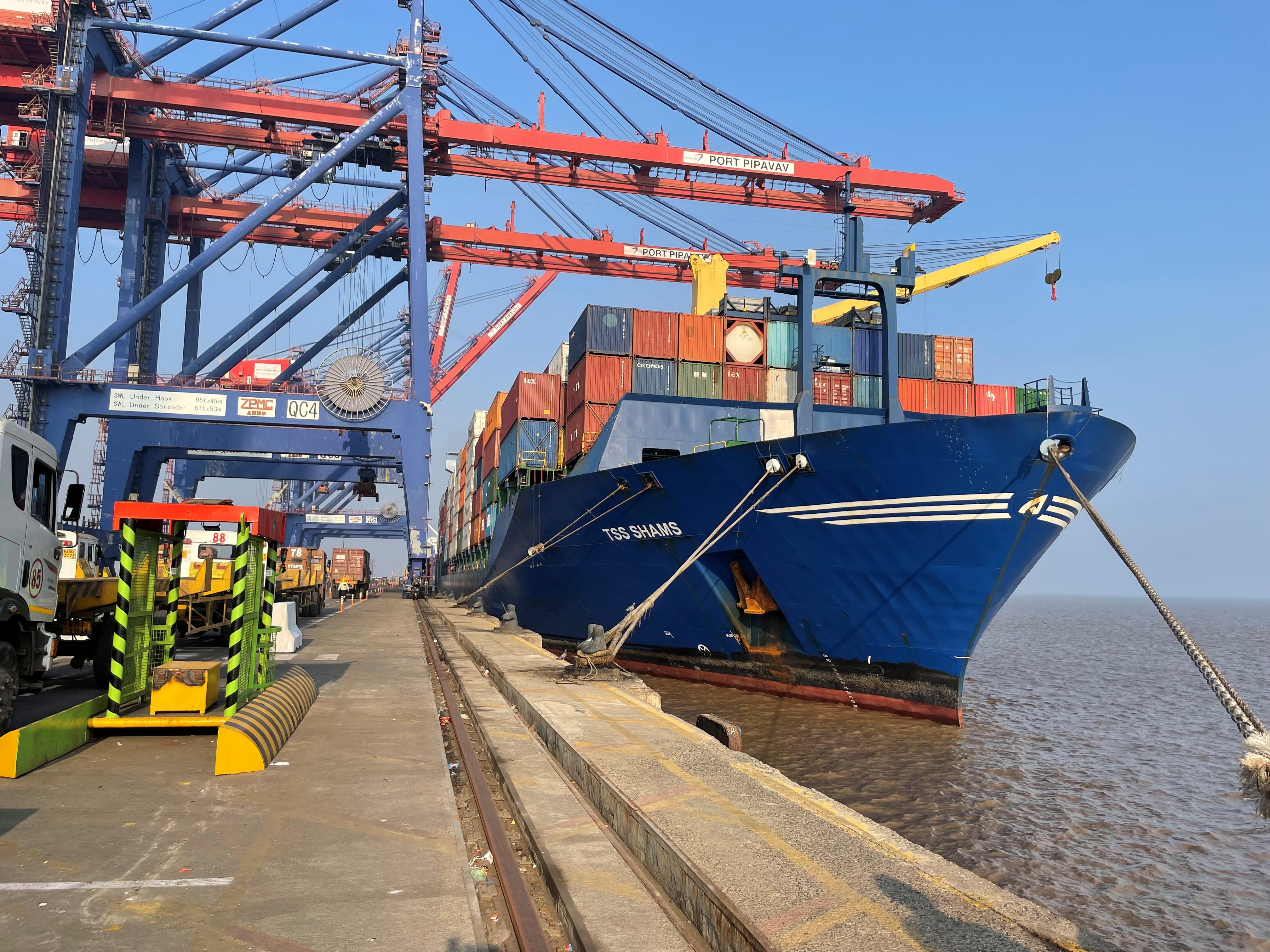 apm-terminals-pipavav-securesnew-weekly-service-to-the-gulf