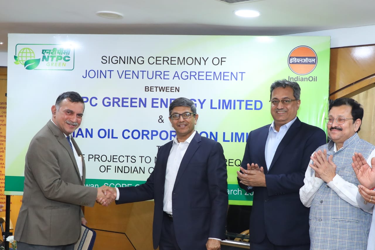 ntpc-green-energy-limited-ngel-inks-pact-with-indian-oil-corporation-limited-iocl