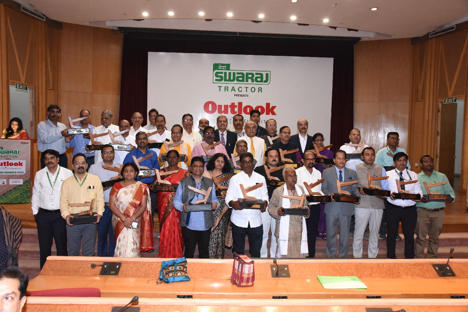swaraj-tractors-recognizes-heroes-of-indian-agriculture-at-the-4th-edition-of-swaraj-awards