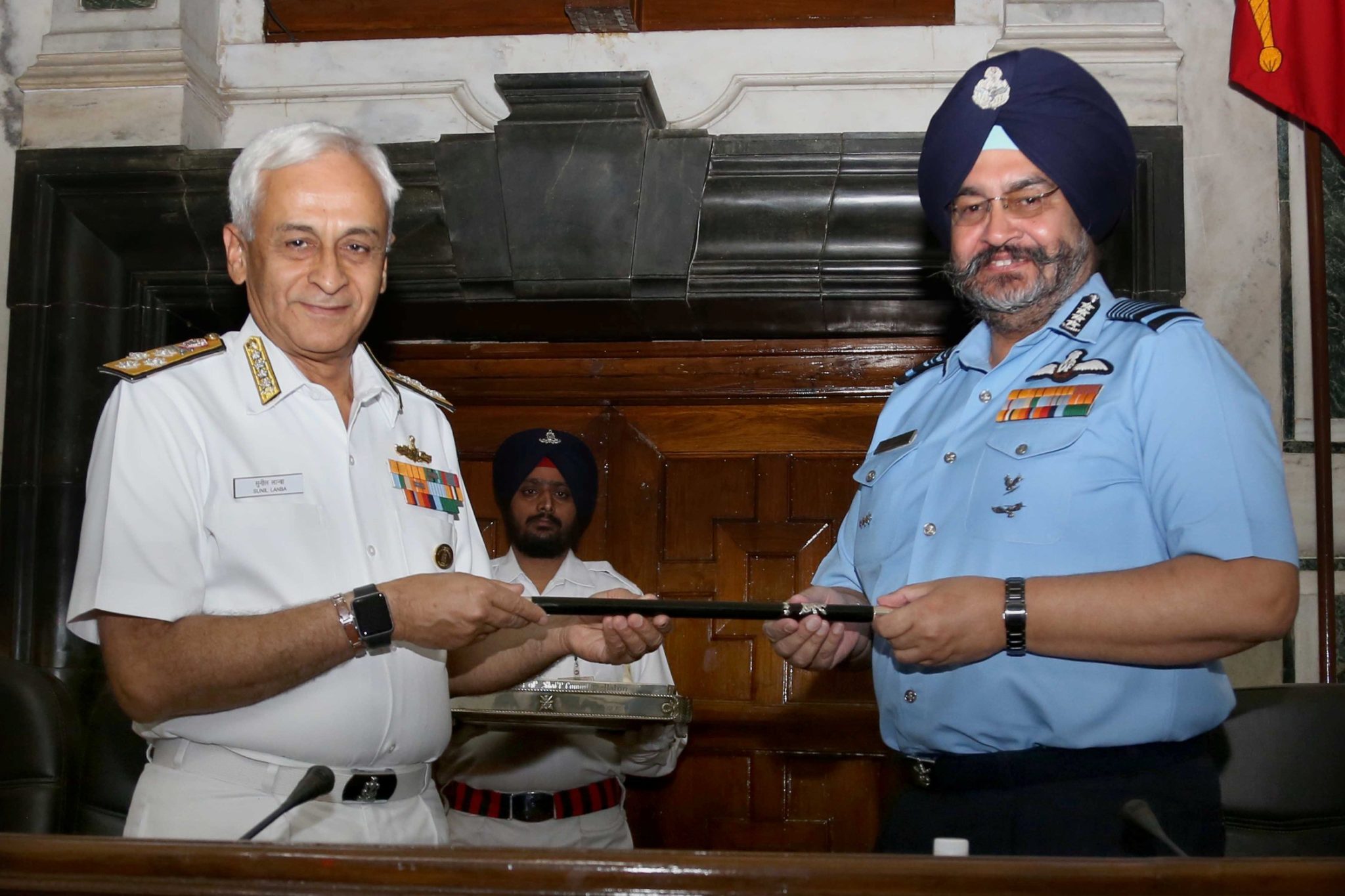 air-chief-marshal-bs-dhanoa-receives-baton-of-chairman-cosc