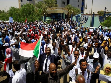 Sudan protesters call for civil disobedience on July 14 decoding=