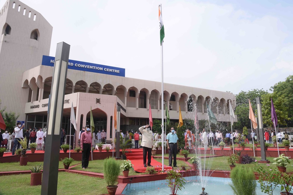 Jamia Hamdard celebrates 74th Independence day with patriotic fervor and by felicitating corona warriors decoding=