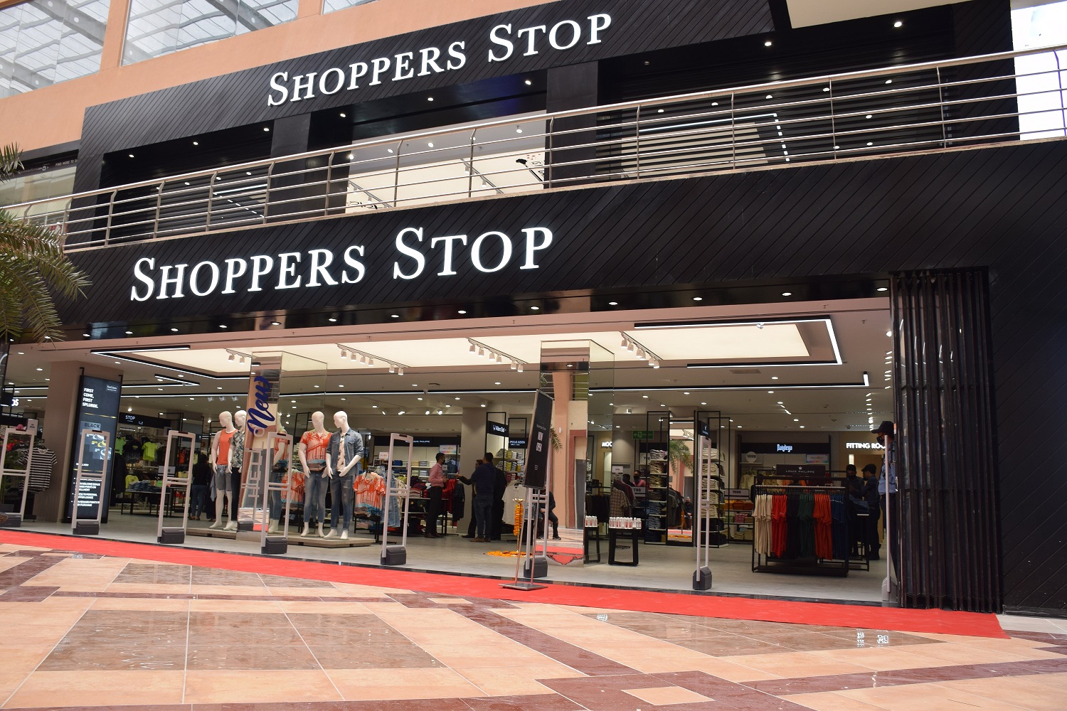 Shoppers Stop bets big on expansion, opens 5 new stores! decoding=