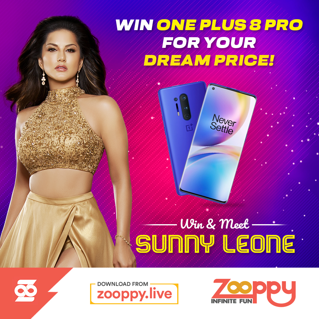 sunny-leone-give-away-prizes-to-the-winners-of-zooppy-contest