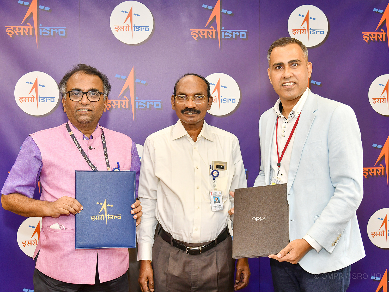 ISRO & OPPO India Collaborates To Provide NavIC Application, Paving Way For Atmanirbhar Bharat decoding=