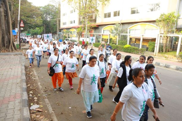Aster RV Hospital organizes ‘Walk Against Cancer’ marathon to raise awareness on cancer among women decoding=